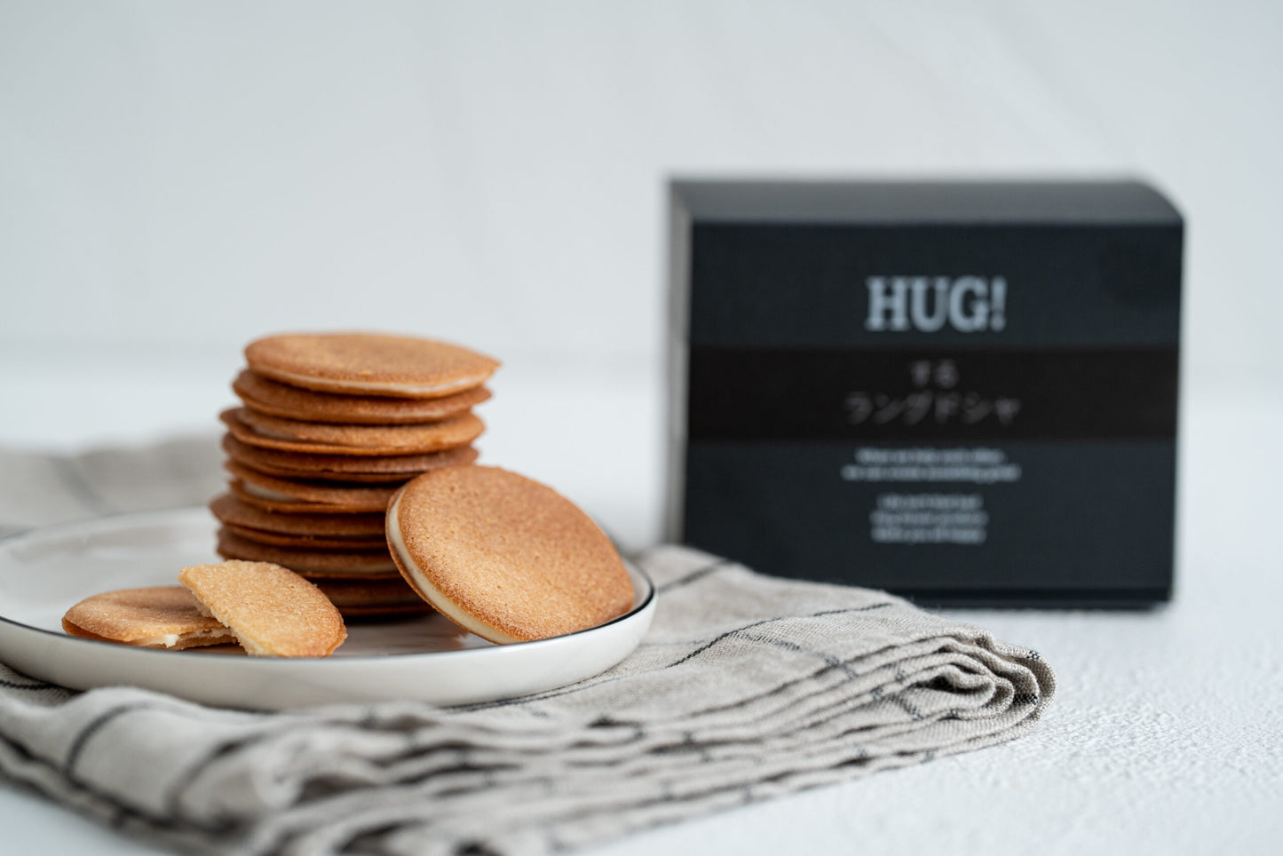 HUGするラングドシャ10枚入り(プレーン/黒ゴマ)